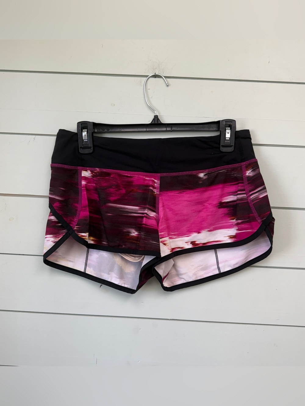 Lululemon running shorts pink and black women's size 6